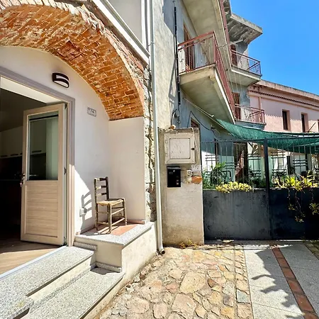Stone House Apartment Loceri