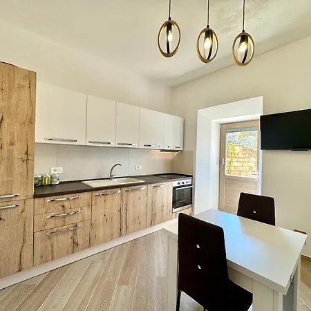 Apartment Stone House Loceri